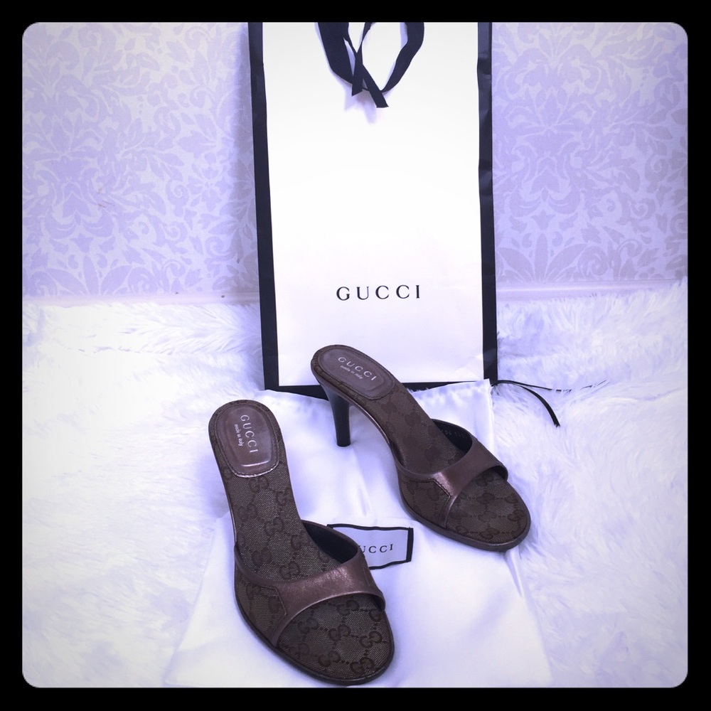 Authentic Gucci Gold Metallic Sandals